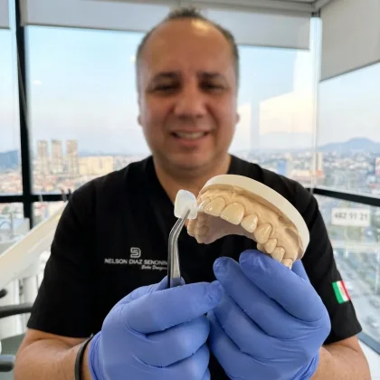 Dr. Nelson Díaz Simonín
