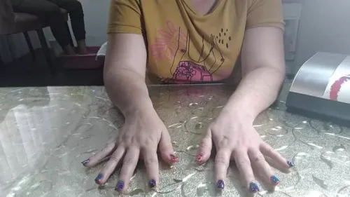 De Yara Nails