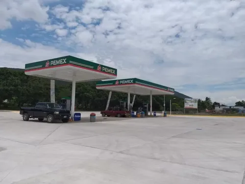 Gasolinera el Mentidero