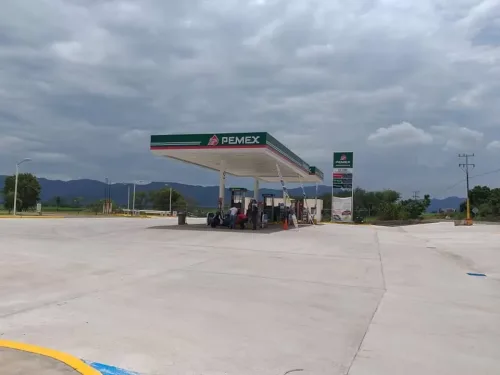 Gasolinera el Mentidero