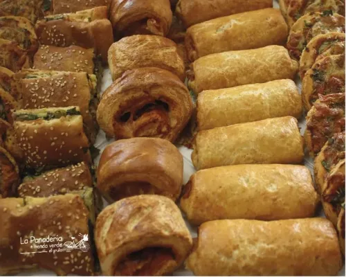 La Panaderia + Tienda Verde el Grullo