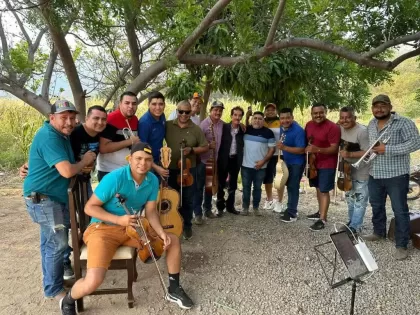 Mariachi Rosales Oficial de Cesar