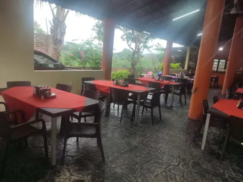Restaurante el Tapatio en Villa Purificacion (V)