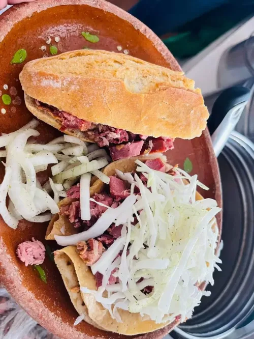 Tortas Ahogadas el Pelon